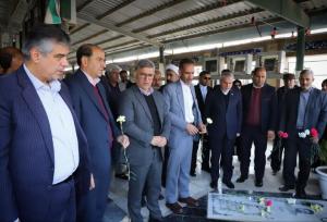 وزیر میراث فرهنگی در خمین به مقام شامخ شهدا ادای احترام کرد
