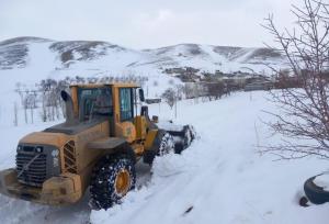 آغاز عملیات گسترده برف‌روبی در بخش زیویه سقز؛ بازگشایی راه ۵۰ روستا