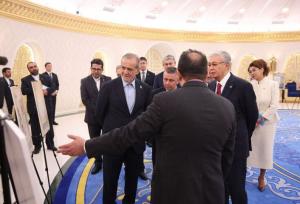 پزشکیان از نمایشگاه اسناد تاریخی ایران درباره آسیای مرکزی بازدید کرد