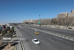 فرسودگی آسفالت برخی جاده های قم؛ زنگ خطر استهلاک خودروها