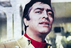 عکس دیده‌نشده فردین در حال دریافت نشان لیاقت از محمدرضا پهلوی