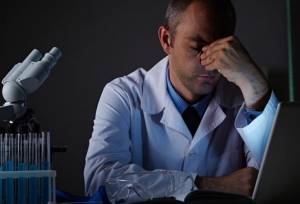 درخواست معاون وزیر بهداشت برای معاف شدن محققان از قطعی اینترنت