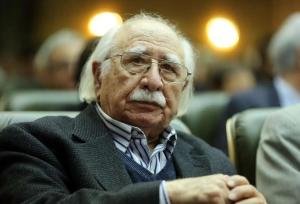 فتح‌الله مجتبایی: آدم از کتاب‌های درسی خجالت می‌کشد!