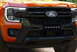 رقیب آمریکایی هایلوکس به میدان نبرد آمد