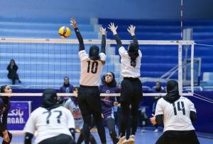 شهداب صدرنشین ماند/پیروزی پیکان و فولاد سیرجان