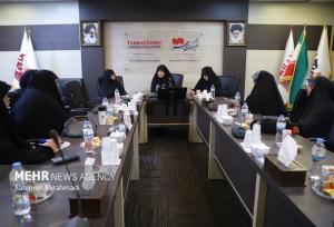 بازتعریف هویت زنانه در مواجهه با جنگ و تحریم