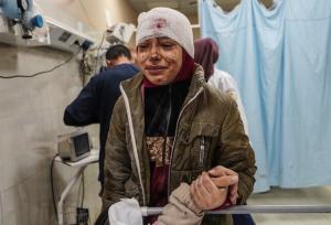 حمله رژیم صهیونیستی به «خانیونس» غزه؛ زخمی شدن مادر و کودک فلسطینی