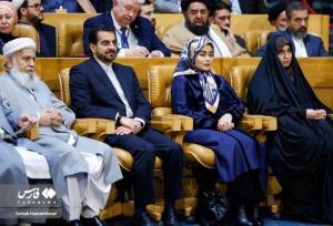 «آرزو احمدوند» همسر عراقچی در آیین پایانی جایزه جهانی امام خمینی