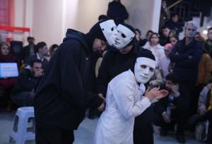 صحنه‌هایی از اراده و هنر در روز سوم جشنواره تئاتر زاگرس در سنندج