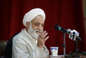 استاد قرائتی: خادمان اعتکاف در ثواب عبادت معتکفان شریک‌اند