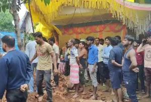 فروریختن دیوار یک معبد در مرکز هندوستان/ ۸ کودک جان باختند