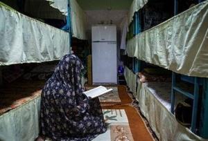 کرمی: ۲ بانوی اهل سنت در زندان کاشان به مذهب شیعه گرویدند