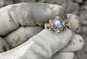 حلقۀ طلایی قرون وسطی پس از ۸۰۰ سال پیدا شد