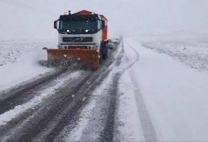 محورهای بانه، سقز و مریوان با کولاک شدید مواجه هستند