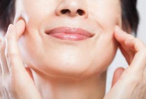 راهنمای کامل سلامت پوست، از روتین روزانه تا مقابله با خشکی و جوش