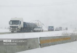 جاده های کوهستانی خراسان رضوی یخ زده است