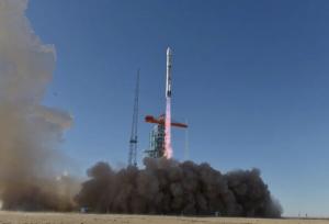 نخستین پرتاب موشک چند بار مصرف چینی با انفجار پایان یافت