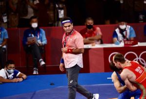 اقدام عجیب رییس کمیته داوران کشتی/ ترجیح مسابقات داخلی ارمنستان به انتخابی تیم ملی!