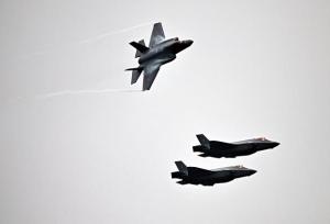 پرواز جنگنده‌های آلمان و رومانی در تقابل با پهپاد ناشناس