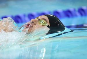 هومر عباسی به فینال شنای ۵۰ متر کرال پشت رسید