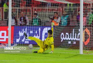 شب یلدایی فوتبال ایران؛ تراکتور کابوس پنالتی پرسپولیس را کامل کرد!