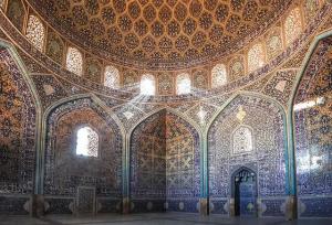 رمز و راز نور در معماری اصفهان؛ از روایت‌گری عرفان تا معنا