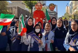 دانش‌آموزان سنندجی: پشت ایران اسلامی ایستاده‌ایم