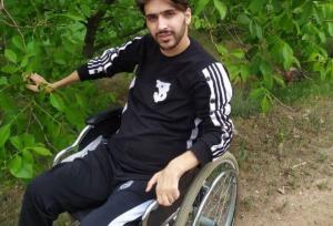 سربازی که قطع نخاع شد؛۸سال است پیگیر عنوان جانبازی هستم
