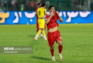شکست زردها مقابل سرخ‌ها در نیمه اول؛ سپاهان حمله کرد پرسپولیس برد!