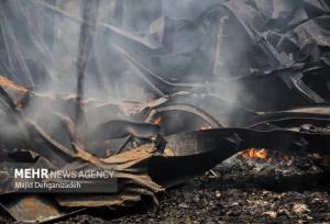 آتش سوزی گسترده در کارگاه تولید قالب‌های شیرینی پزی در اصفهان