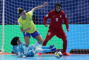 پیروزی دو گله فوتسال بانوان برزیل مقابل ایران در نیمه اول