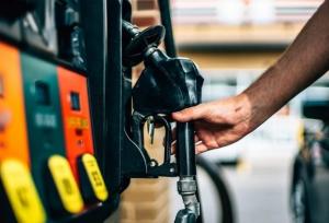 قیمت بنزین سوپر رسماً نجومی شد