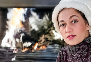 تصویری دیده نشده از مرضیه در حال دم کردن چای، سال ۵۴