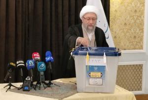 آیت‌الله آملی لاریجانی در انتخابات ریاست جمهوری شرکت کرد