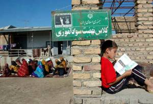 ۵ پایگاه سوادآموزی مدرسه‌محور در بروجرد فعال است/ آموزش مهارت زندگی در کنار خواندن و نوشتن