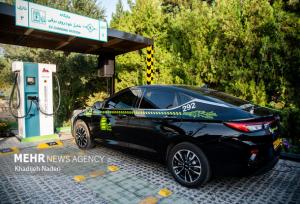 اصفهان بیست و نُهمین ایستگاه شارژ خودروهای برقی را افتتاح کرد