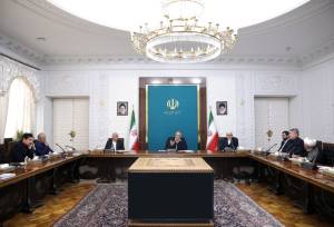 پزشکیان: اجرای سیاست‌های رهبری، کلید بهبود زندگی مردم است