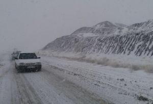 آخرین وضعیت جاده‌های خراسان رضوی/تردد تریلی در محور درگز-قوچان به دلیل شرایط جوی ممنوع شد
