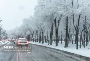 بارش برف و باران در ۲۰ استان کشور؛ ترافیک در ورودی‌های تهران