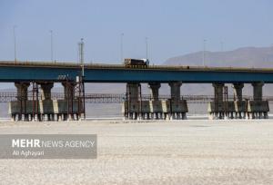 رحمانی: فناوری های جدید برای بهبود وضعیت دریاچه ارومیه استفاده می شود