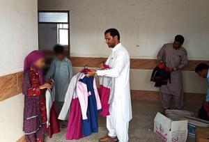 ۳۲۵ دانش‌آموز دلگانی صاحب کفش و لباس نو شدند