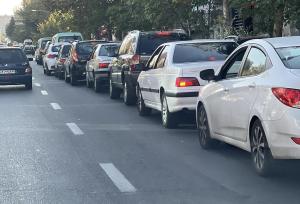 تصویری از صف عجیب بنزین بعد از خبر گرانی!