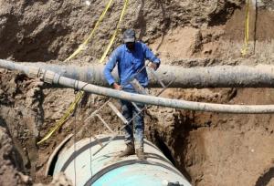 لوله‌های فرسوده و ترک‌خورده‌ای که سرمایه حیاتی را می‌بلعند