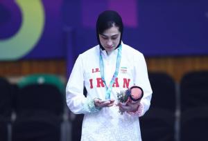 ولی نژاد: بغضم بخاطر از دست دادن طلا در ۱۰ ثانیه بود/ همتی: مدال طلا را به بچه های خلیج فارس تقدیم می کنم