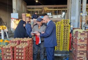 صدور حکم پلمب ۵ حجره گرانفروش در میدان میوه و تره‌بار همدان