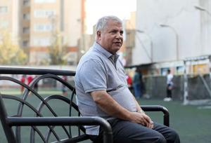 آن فحش هوادار نابینا، علی سلطان را افسرده کرده است