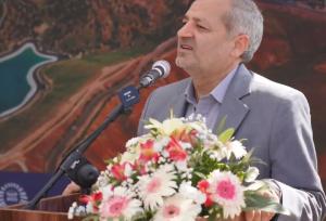 خدمت به مردم و پاسداری از خون شهدا باید در اولویت مسئولان قرار گیرد