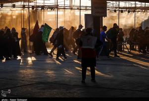 بازگشت زائران عتبات از عراق/ ‌ازدحام جمعیت ‌در زرباطیه+ فیلم