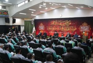 هیچ لباسی بالاتر از خدمت و نوکری در دستگاه امام حسین (ع) نیست