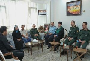 دیدار وزیر دفاع با خانواده شهیدان «عسگری» و «طالبی»